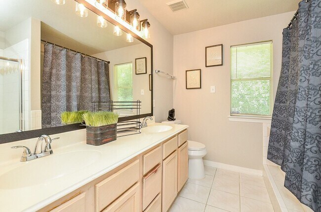 Building Photo - 6146 Rocky Nook Dr