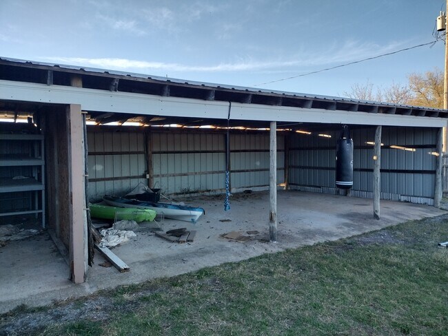 Building Photo - 1501 SW Monroe Ave