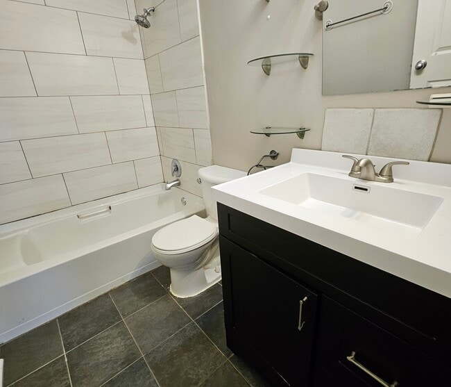 Building Photo - 1375 Rebecca Dr