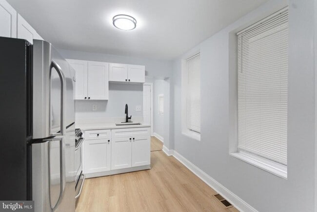 Building Photo - 2114 E Birch St