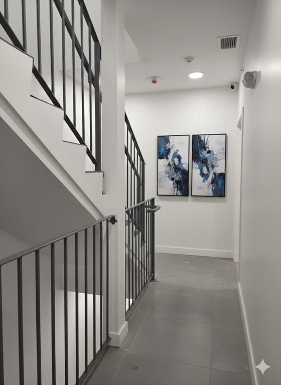 Building Photo - 165 Hawthorne St