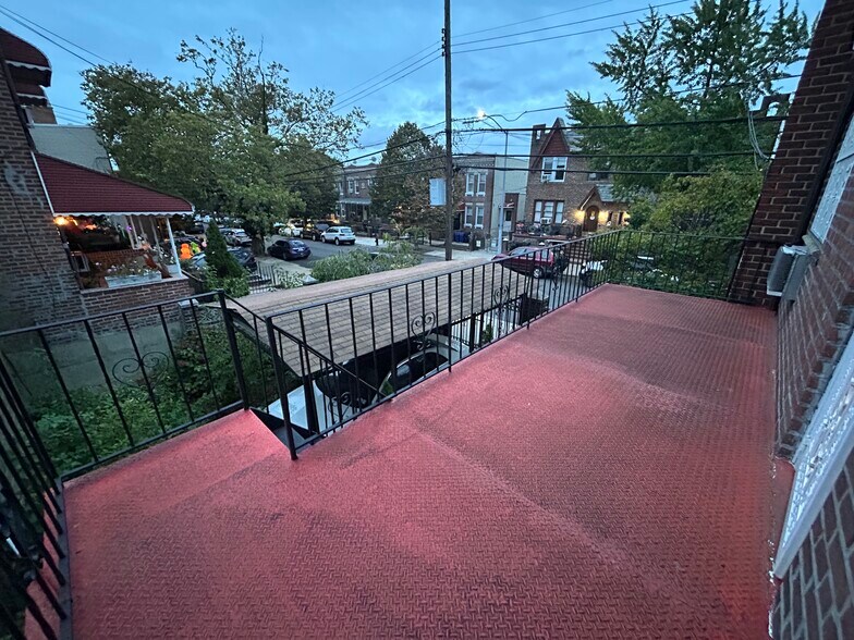 Building Photo - 4602 28th Ave
