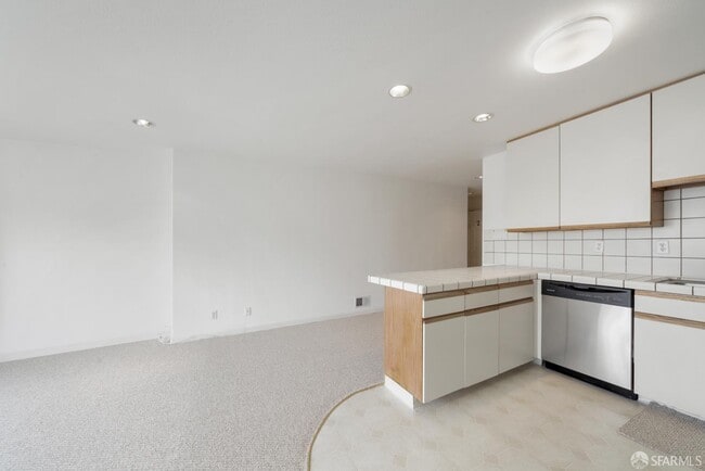 Building Photo - 328 2nd Ave