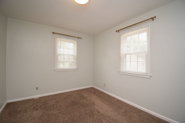 Building Photo - 5806 Highland Dr