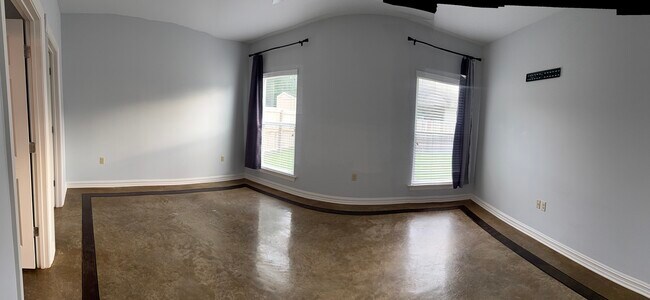 Building Photo - 17281 Paddock Cir