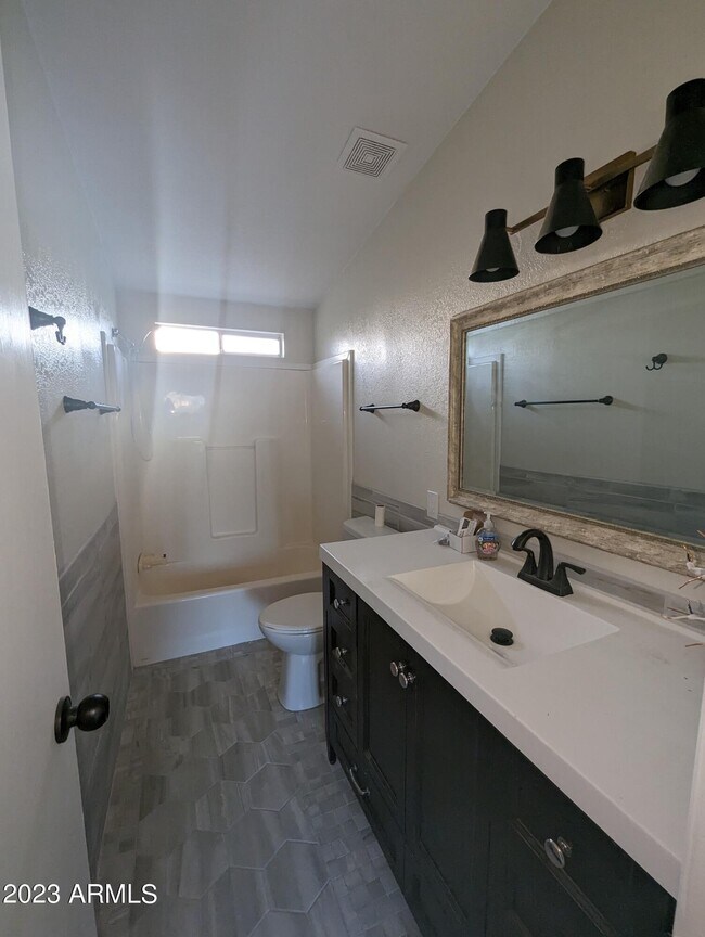 Building Photo - 22455 N Royd Rd