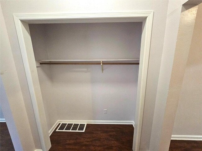 Building Photo - 221 N High St