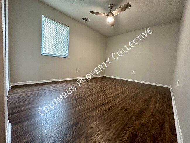 Building Photo - 906 S Spring Rd