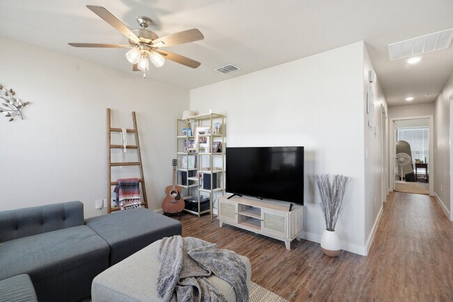 Building Photo - 1605 135th St