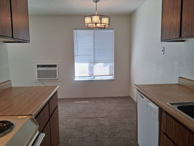 Building Photo - Cute One Bedroom With Swimming Pool, Club ...