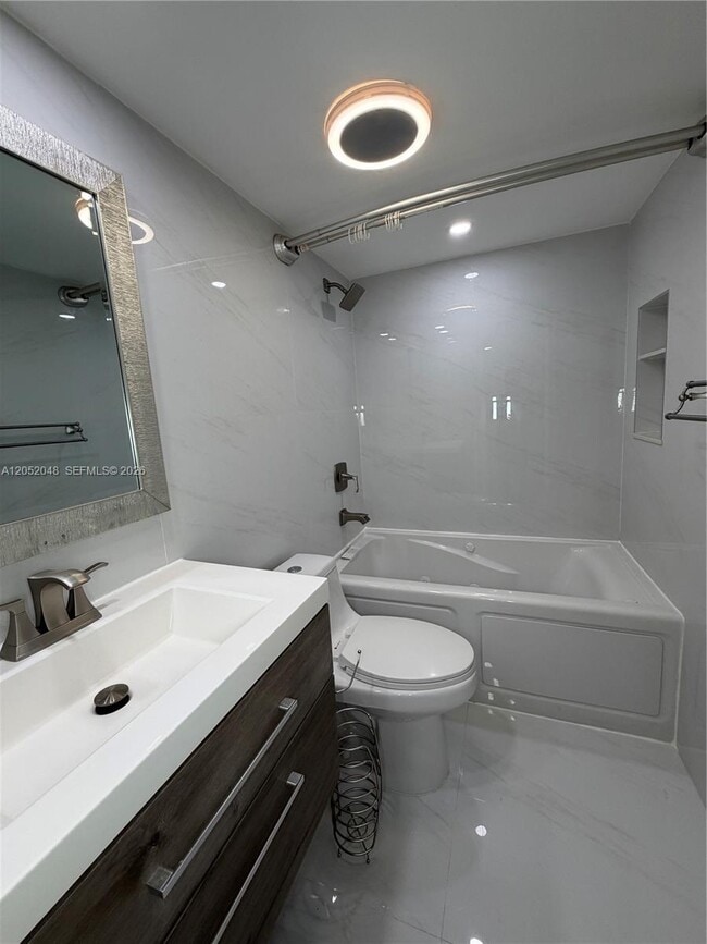 Building Photo - 551 NW 82nd Ave