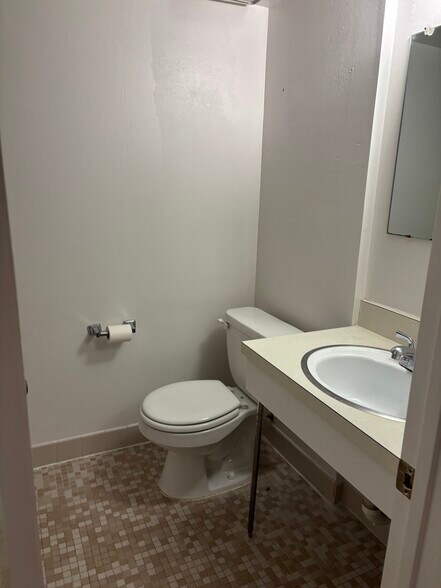 Building Photo - 3441 S Stafford St