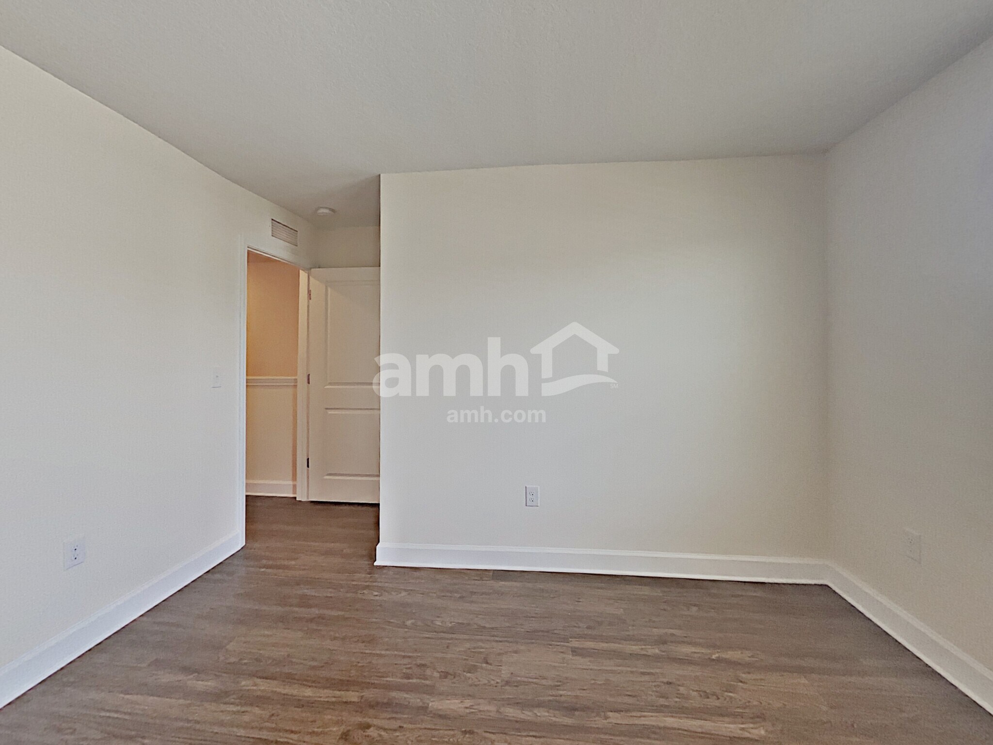 Building Photo - 310 Pine Terrace Dr
