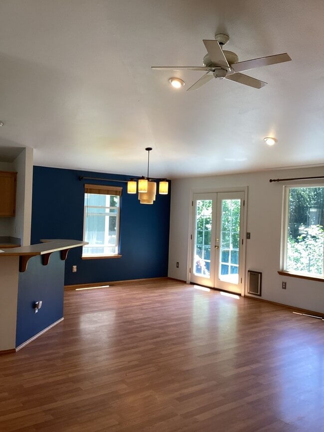 Building Photo - Spacious Lake Stevens Rambler with A/C