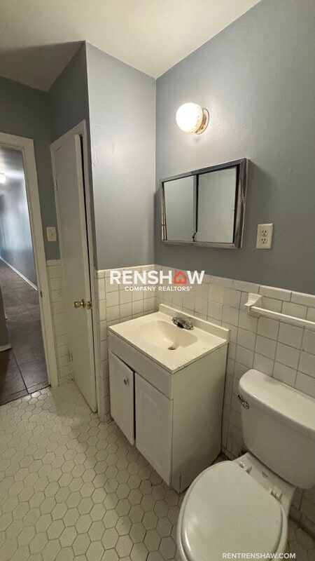 Building Photo - 3228 Lyndale Ave