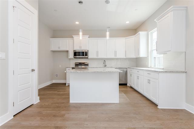 Building Photo - 202 S Village Way