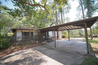 Building Photo - 1105 Solana Ave