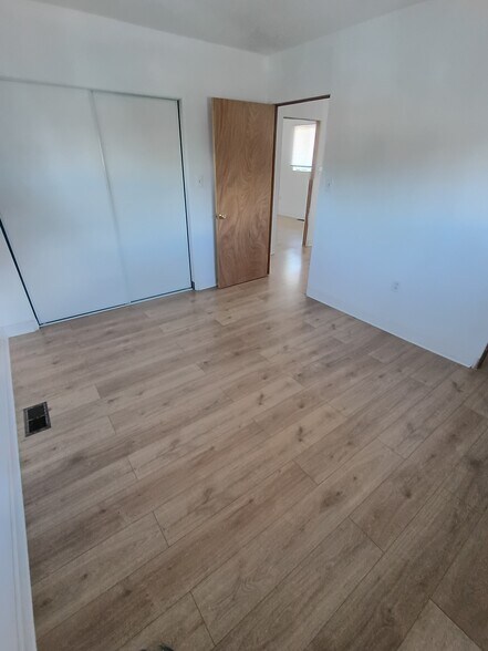 Building Photo - 615 White Ave