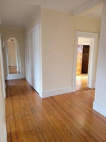 Primary Photo - 1855 Beacon St