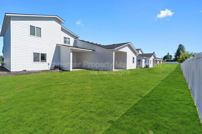 Building Photo - 1717 N Manifold Ln