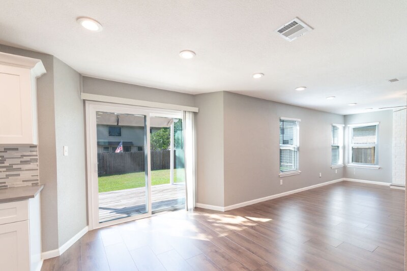 Building Photo - 8319 Columbia Falls Dr