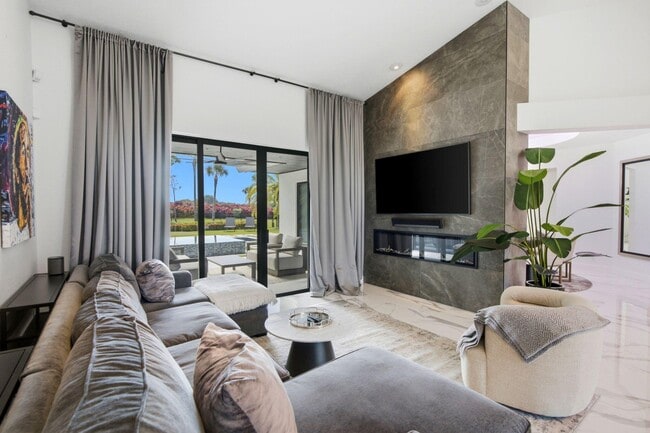 Building Photo - 10720 Ave of the PGA