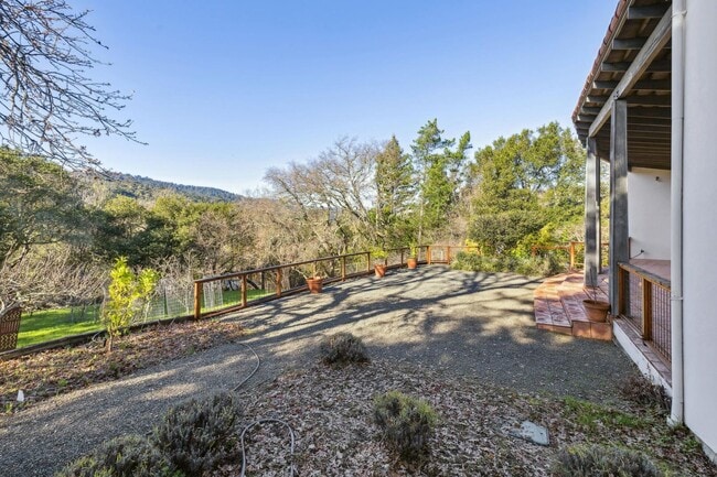 Building Photo - Charming 4BR Home Available in Private Portola Valley Cul de Sac