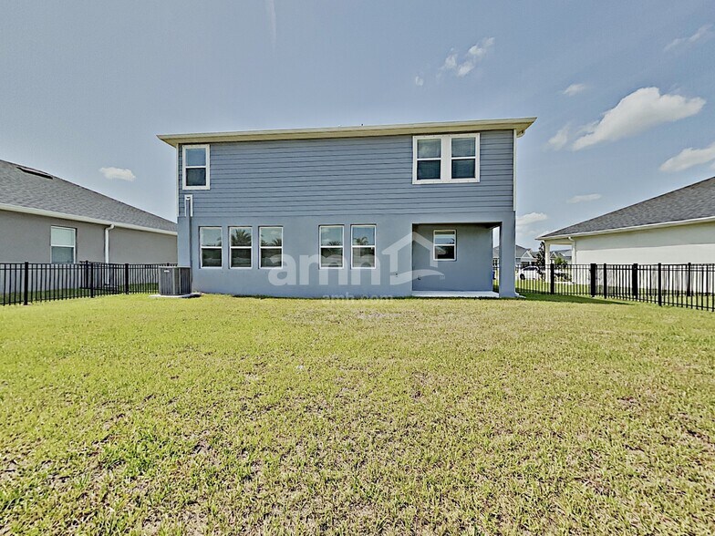 Building Photo - 325 Pine Terrace Dr