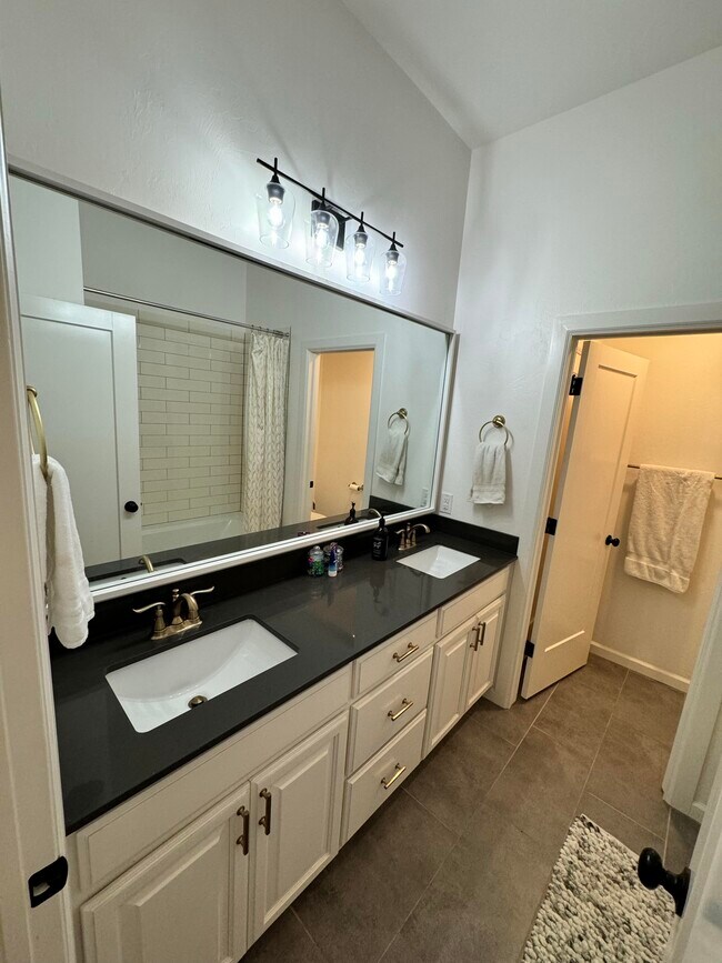 Building Photo - 18013 Marea Dr