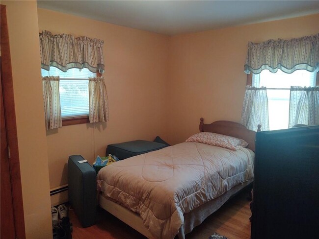 Primary Photo - 62 Chestnut St
