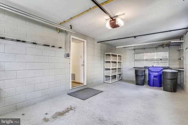 Building Photo - 6403 Tone Dr