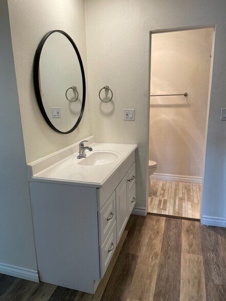 Building Photo - 18307 Burbank Blvd