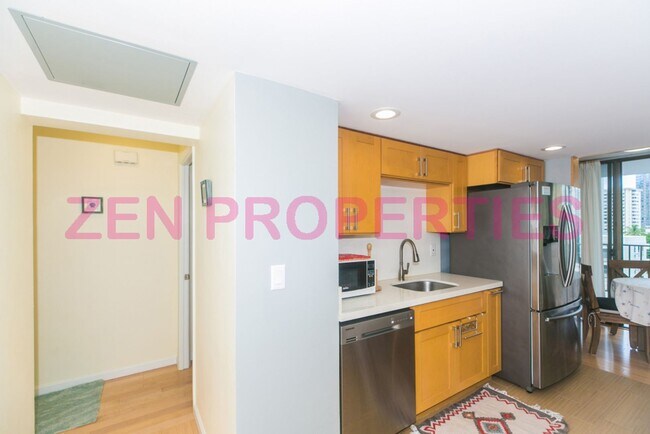 Building Photo - 250 ?Ohua Ave