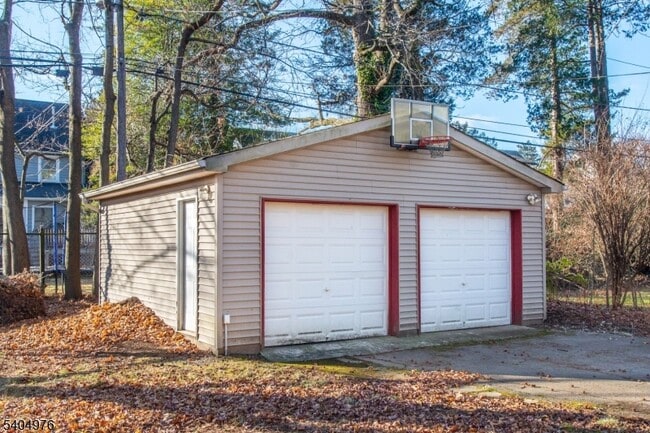 Building Photo - 22 Carolin Rd