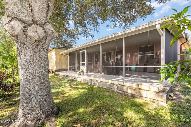 Building Photo - 6105 Banyan St