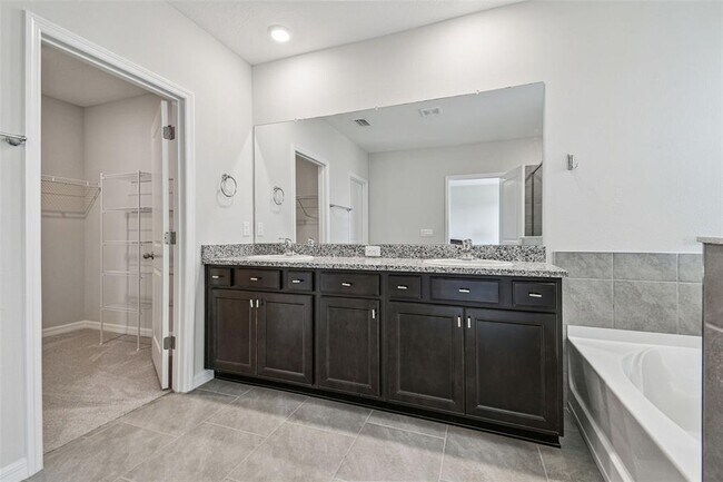 Building Photo - 3827 Sunny Spring Street