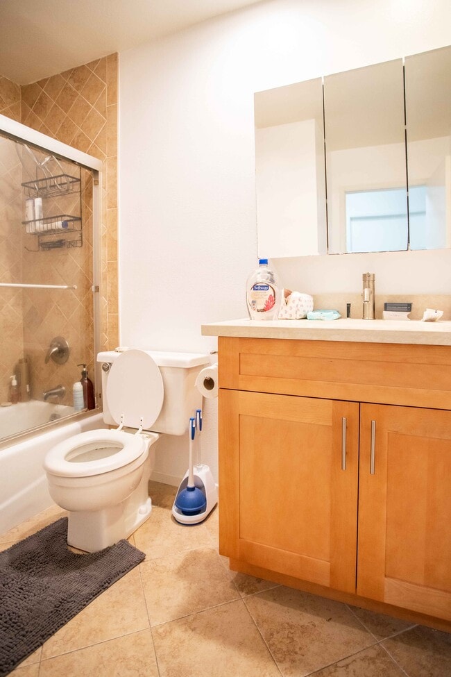 Guest Bathroom - 4903 Indian Wood Rd