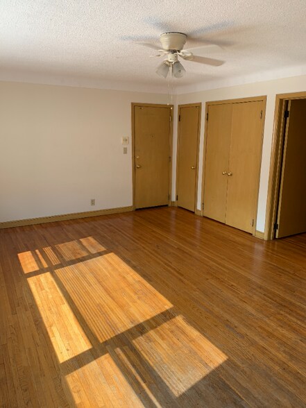 Building Photo - 699 Snelling Ave S