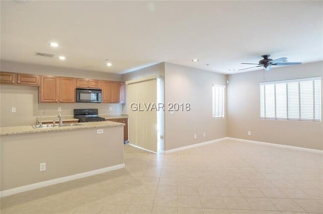Building Photo - Beautiful 2 story Home in the NorthWest