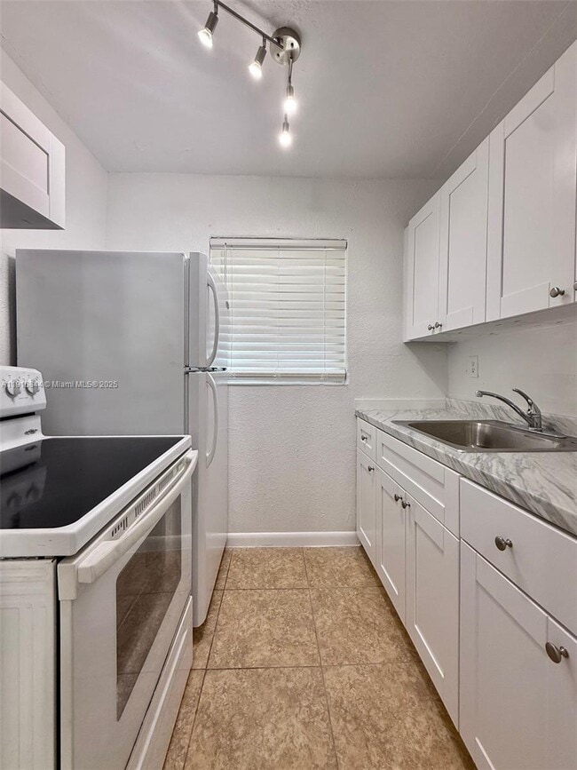 Building Photo - 10 NW 77th St