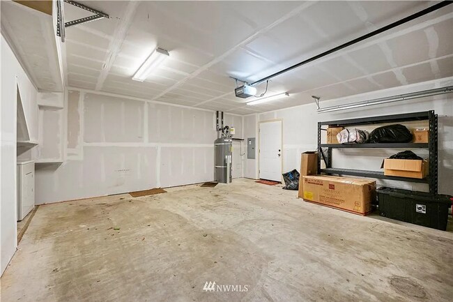 Building Photo - Beautifully Updated 3 Bed, 2.5 Bath Townhome in Monroe