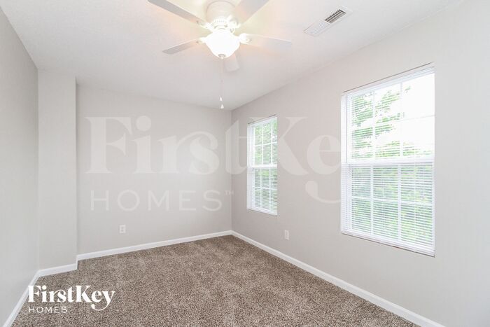 Building Photo - 355 Creekview Dr
