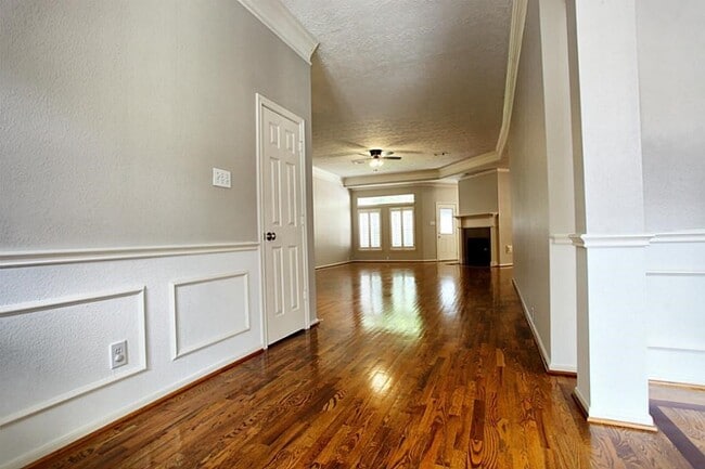 Building Photo - 7919 Wellington Ct N