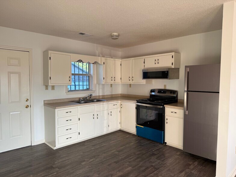 Kicthen - 796 Chestnut St