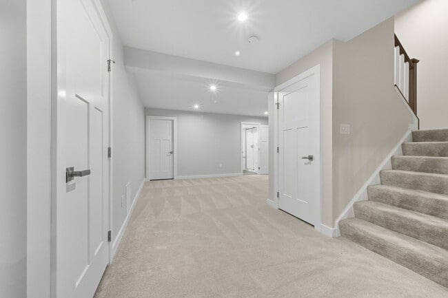 Building Photo - 185 Tywyn Dr