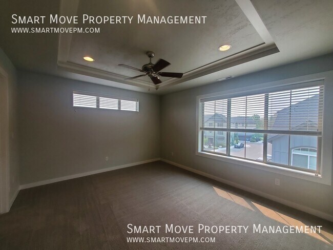 Building Photo - 3256 E Thoroughbred Ln