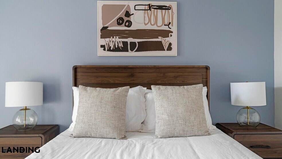 Building Photo - 810 W St Johns Ave