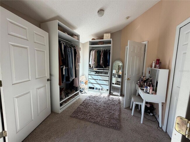 Building Photo - 723 Lady Diana Dr