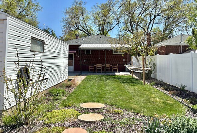 Building Photo - 631 Downington Ave S