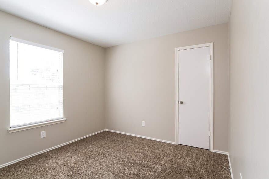 Building Photo - 3630 Red Fir Dr